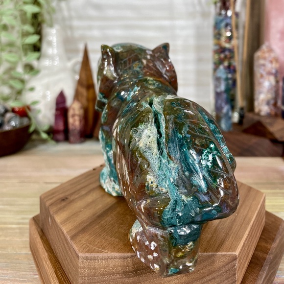 1036 Ocean Jasper Tiger Crystal Carving - Picture 7 of 11